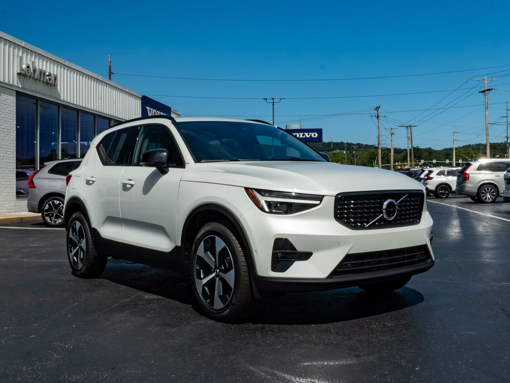 2026 Volvo XC40
