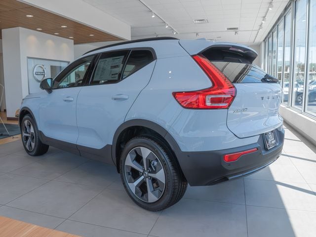 2026 Volvo XC40 Plus - Photo 8