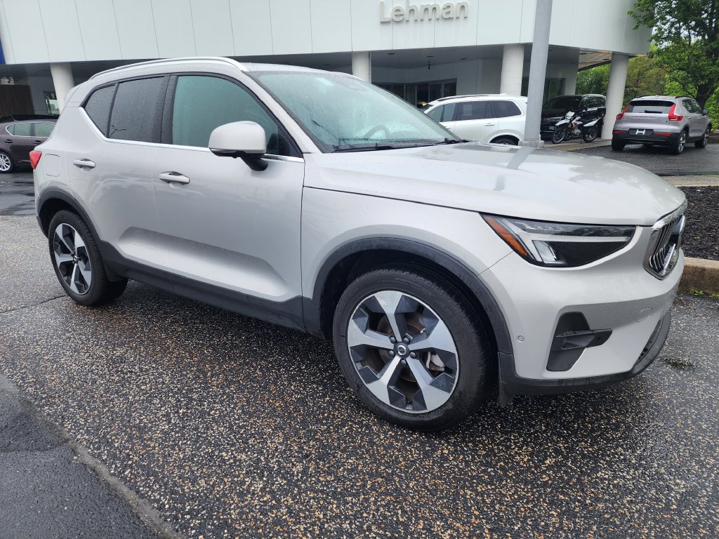 2025 Volvo XC40 Plus
