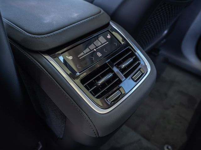 2026 Volvo XC90 Plus - Photo 8