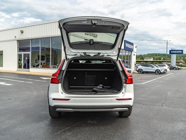 2026 Volvo V60 Cross Country Ultra - Photo 8