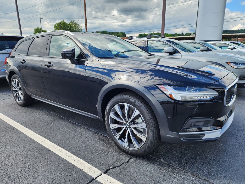 2024 Volvo V90 Cross Country Wagon 