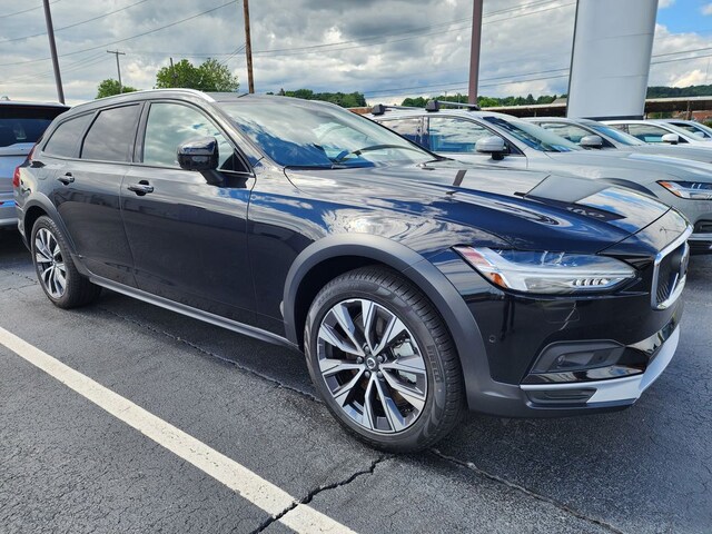 2024 Volvo V90 Cross Country B6 Wagon