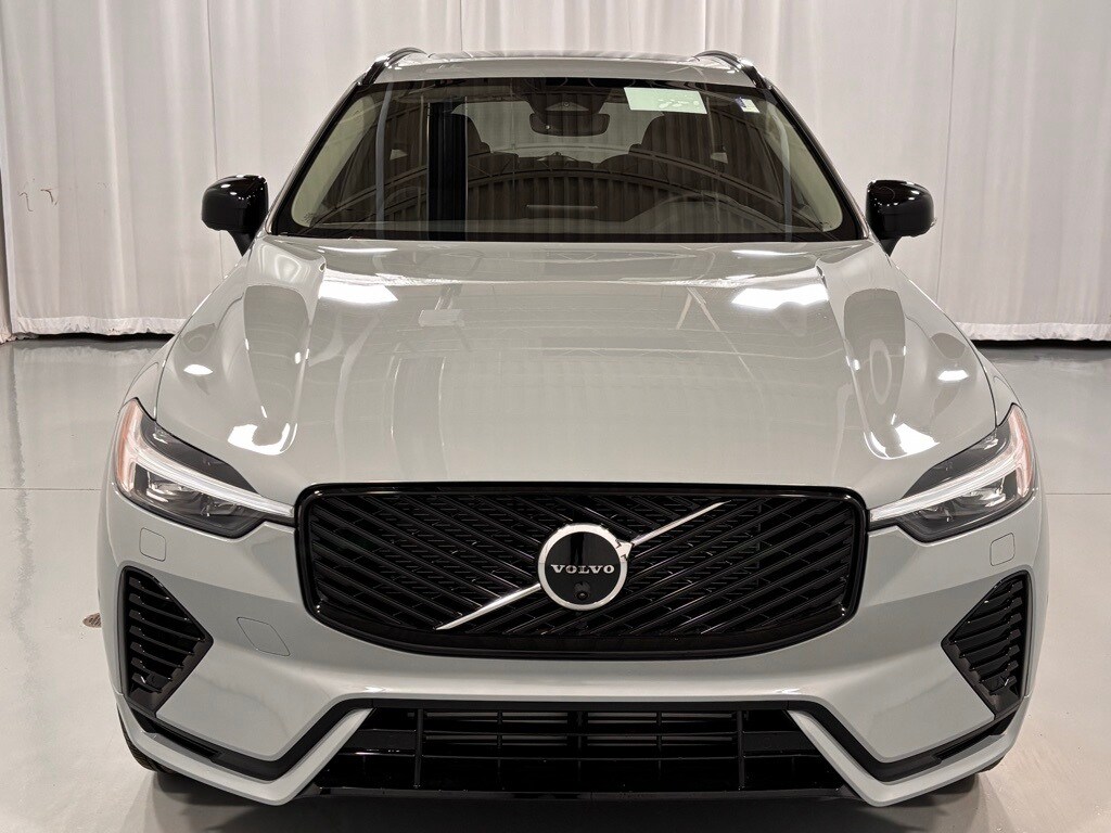 New 2026 Volvo XC60 plug-in hybrid T8 Plus SUV