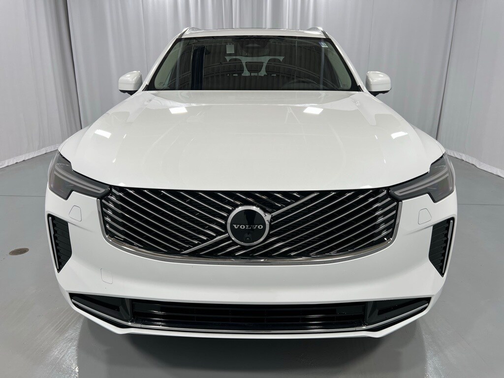 2025 Volvo XC90 Plus photo 3