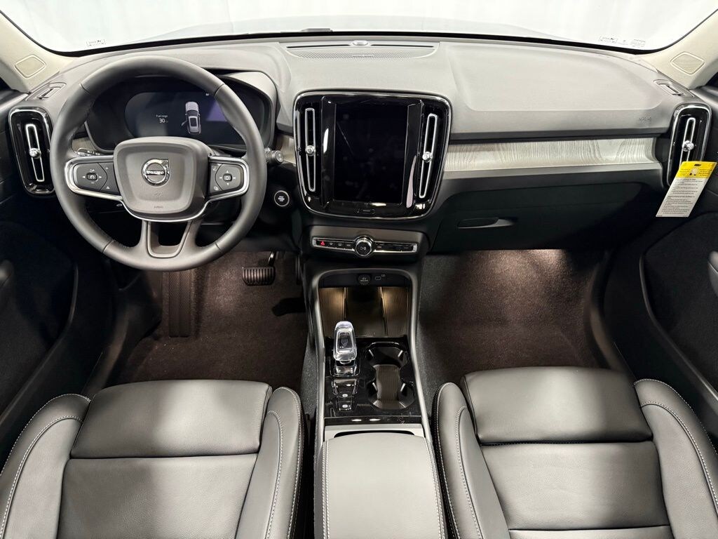 New 2026 Volvo XC40 B5 Ultra SUV