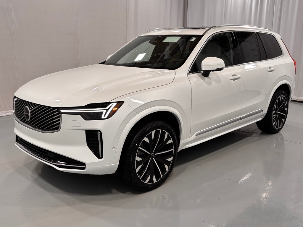 2026 Volvo XC90 Plus's photo