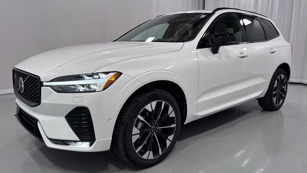 2026 Volvo XC60 B5 Plus Dark AWD's photo