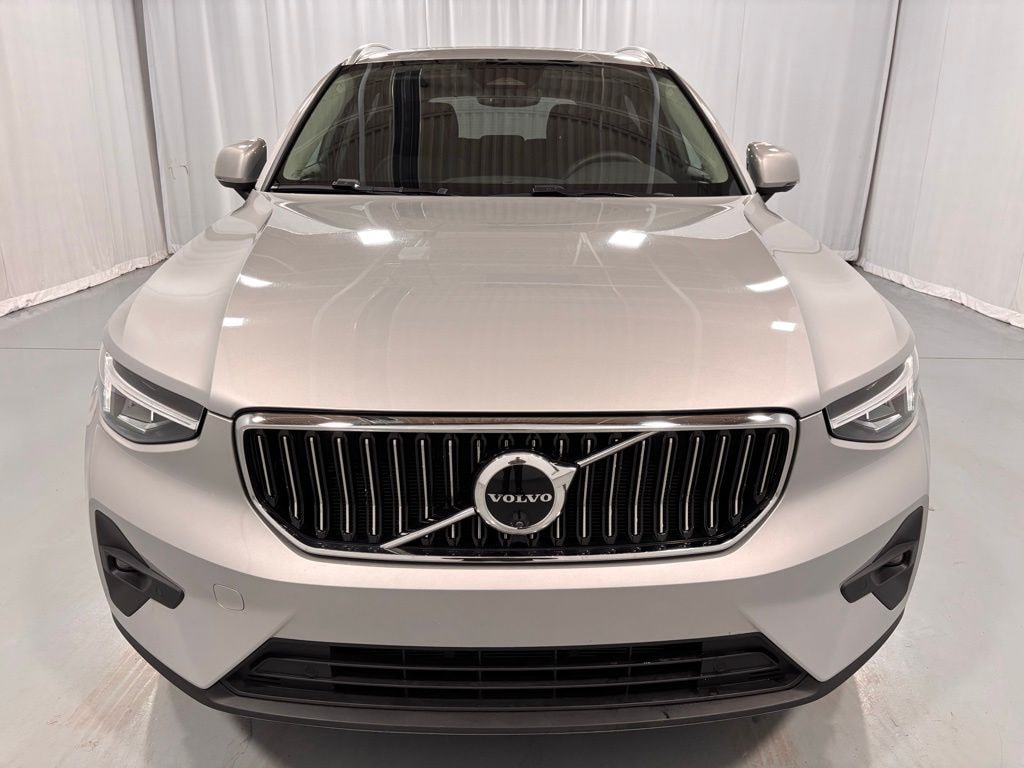 Certified 2025 Volvo XC40 B5 Plus Bright Theme SUV