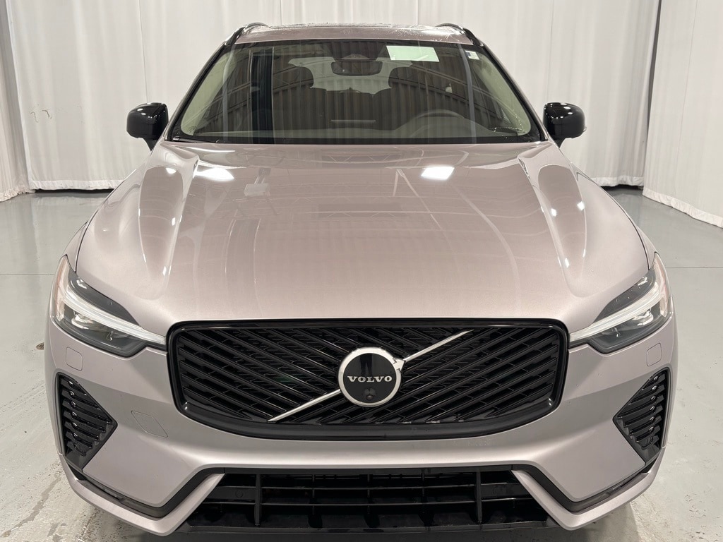 New 2026 Volvo XC60 B5 Plus SUV