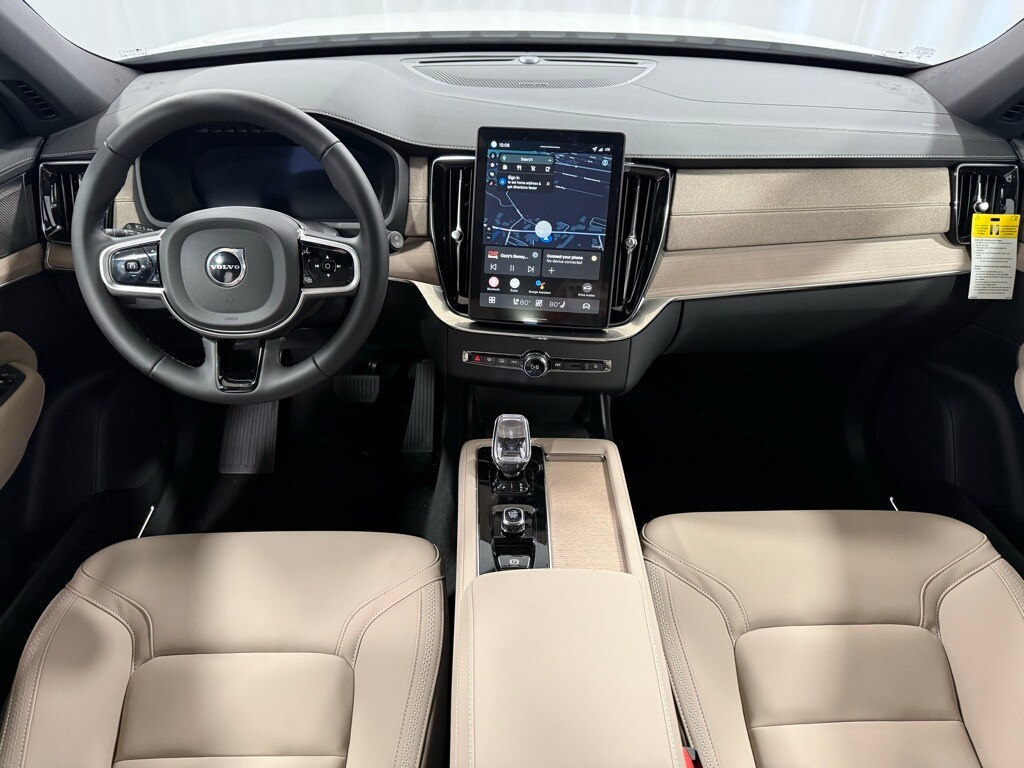 2026 Volvo XC90 Plus photo 2
