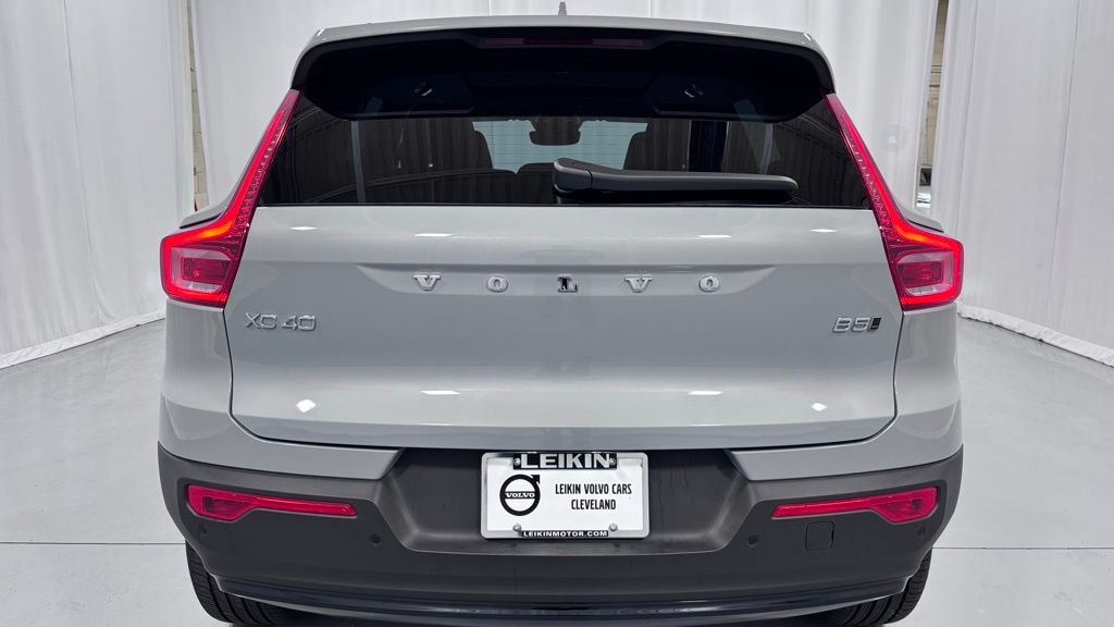 2026 Volvo XC40 Plus - Photo 7