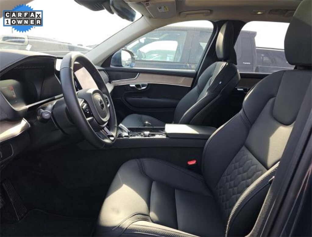 2025 Volvo XC90 Plus photo 2