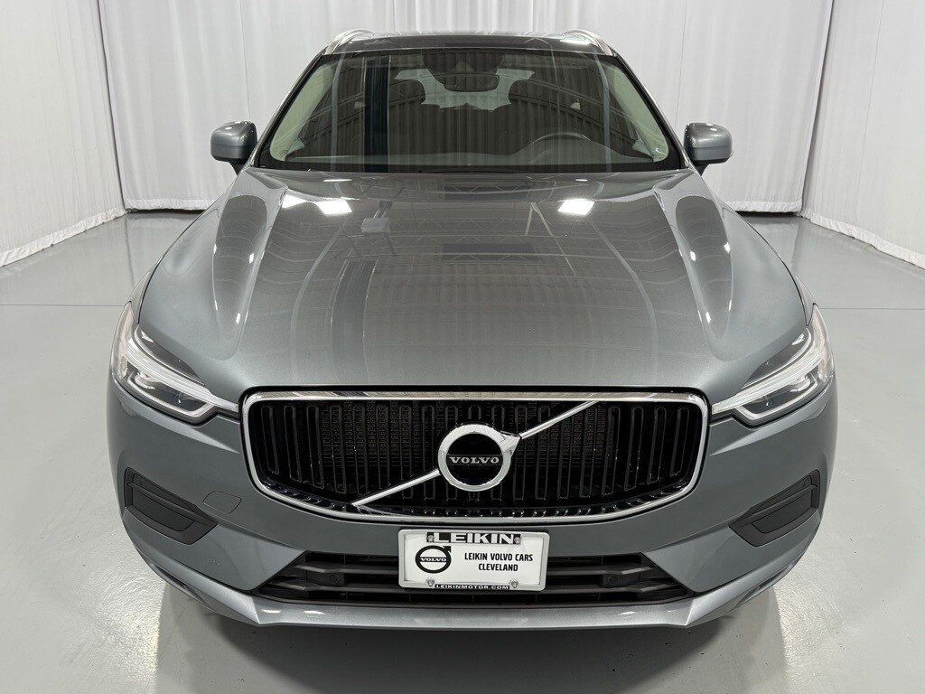 2020 Volvo XC60 T6 Momentum photo 3