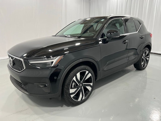 2025 Volvo XC40 B5 Ultra Bright Theme AWD SUV