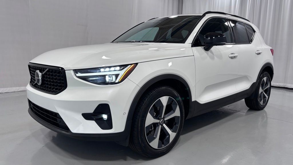 2026 Volvo XC40