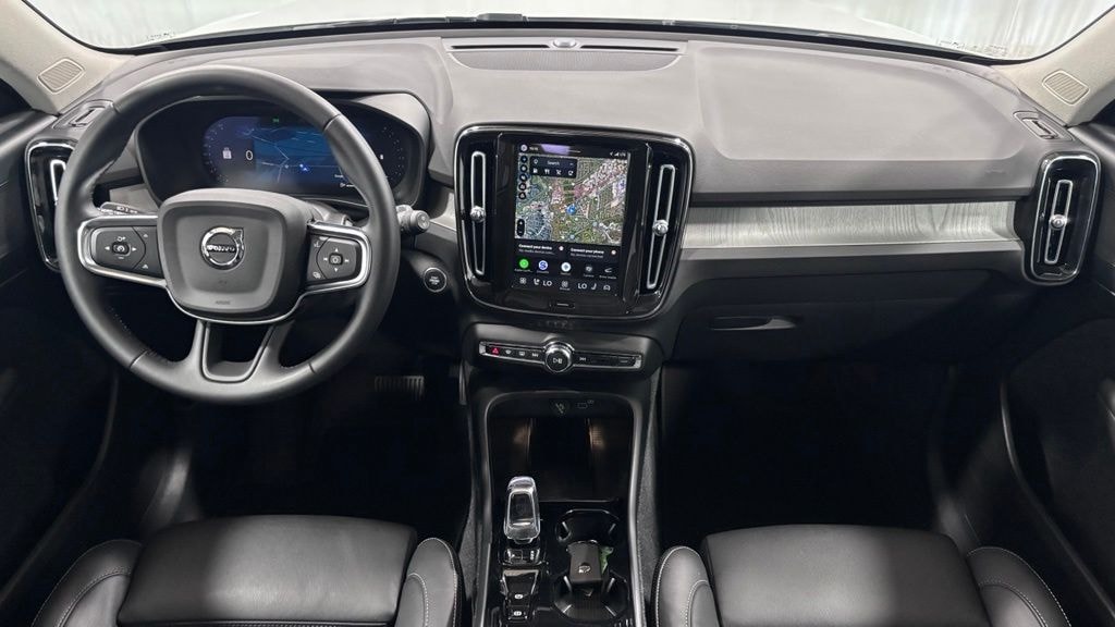 Used 2026 Volvo XC40 B5 Plus SUV