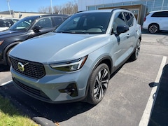 Used 2023 Volvo XC40 B5 Plus Dark Theme SUV YV4L12UW1P2114024 near Cleveland