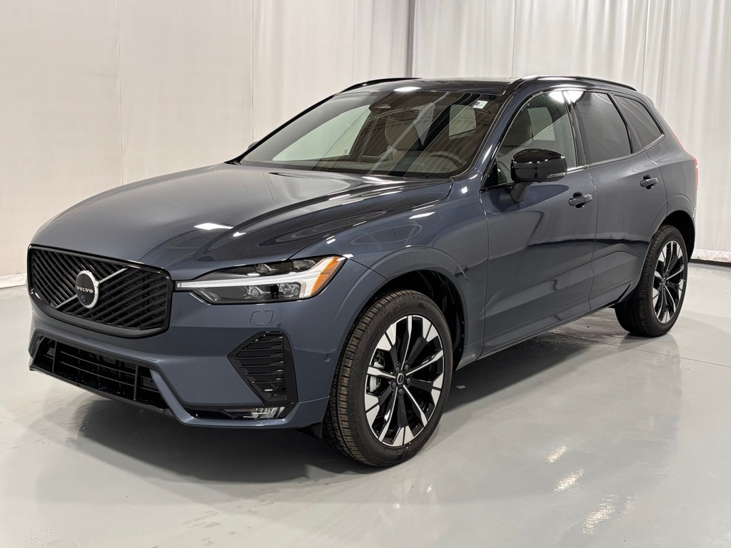 2026 Volvo XC60 Plus's photo