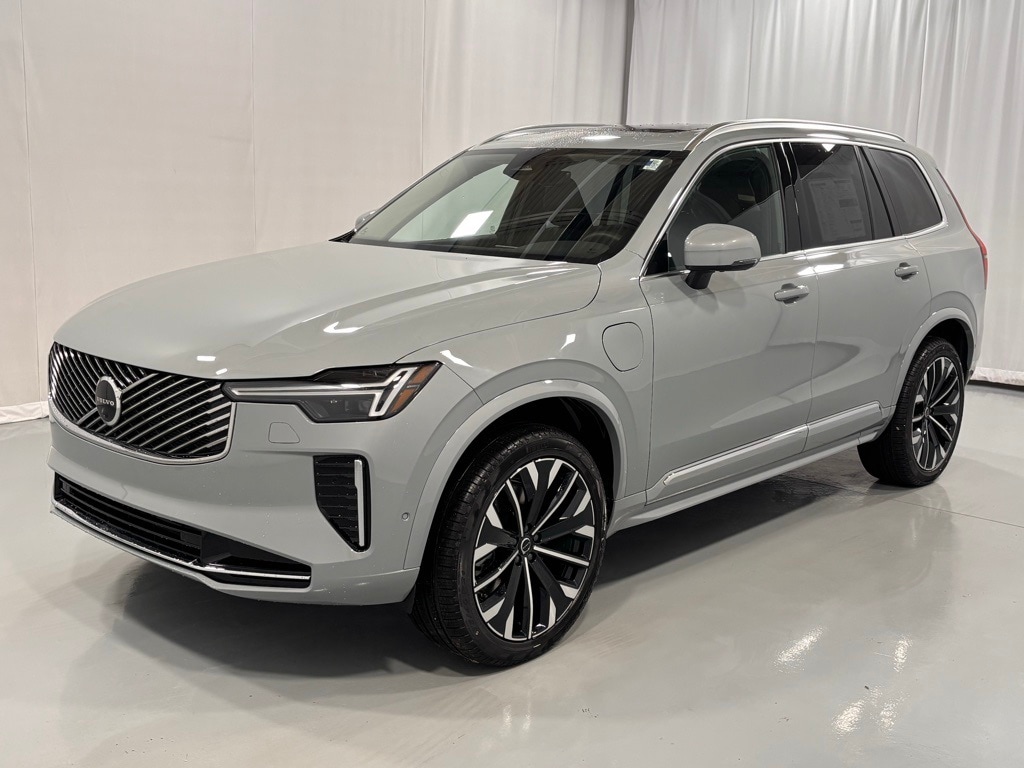 2026 Volvo XC90 Plus's photo