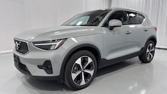 Used 2025 Volvo XC40 B5 Plus Bright Theme SUV YV4L12UE5S2591765 near Cleveland