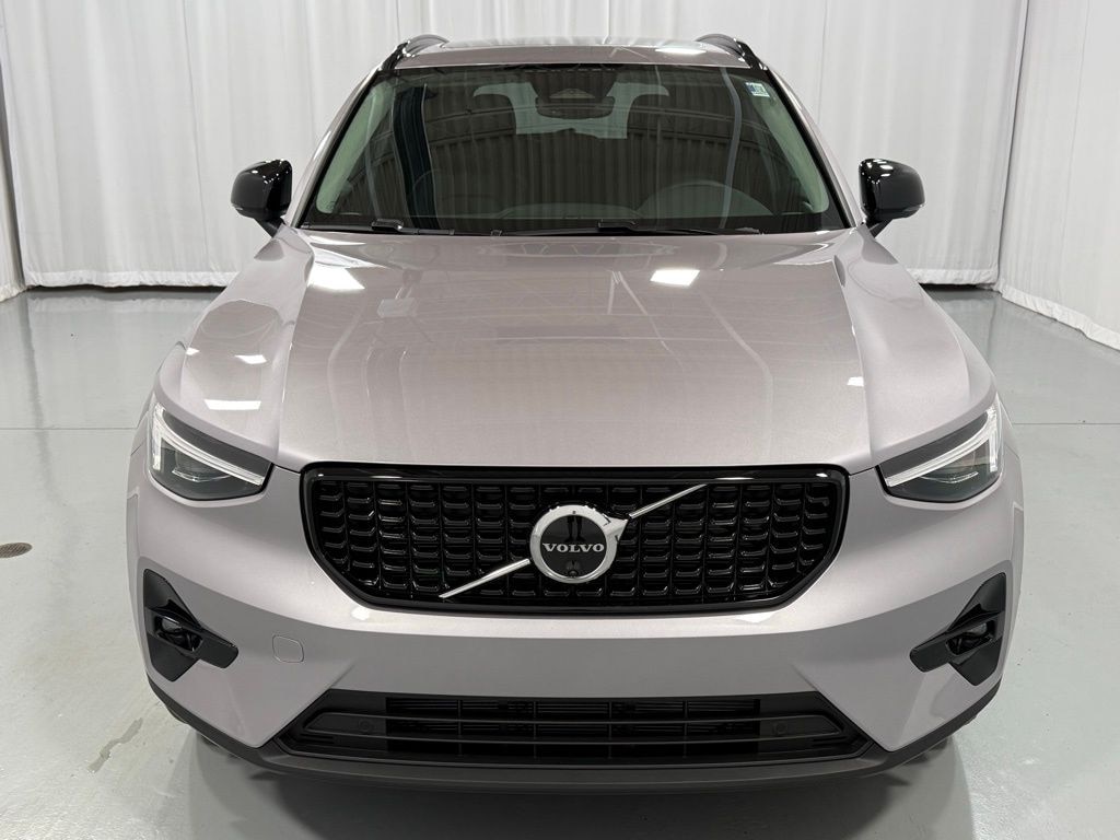 New 2026 Volvo XC40 B5 Plus SUV