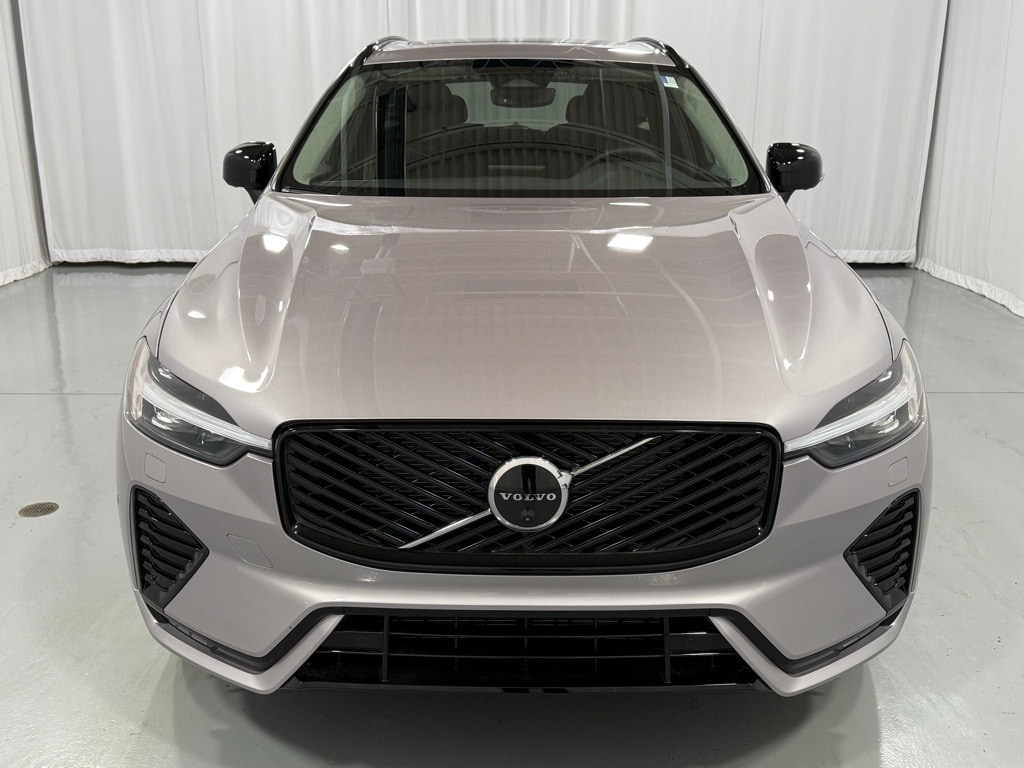 New 2026 Volvo XC60 B5 Plus SUV