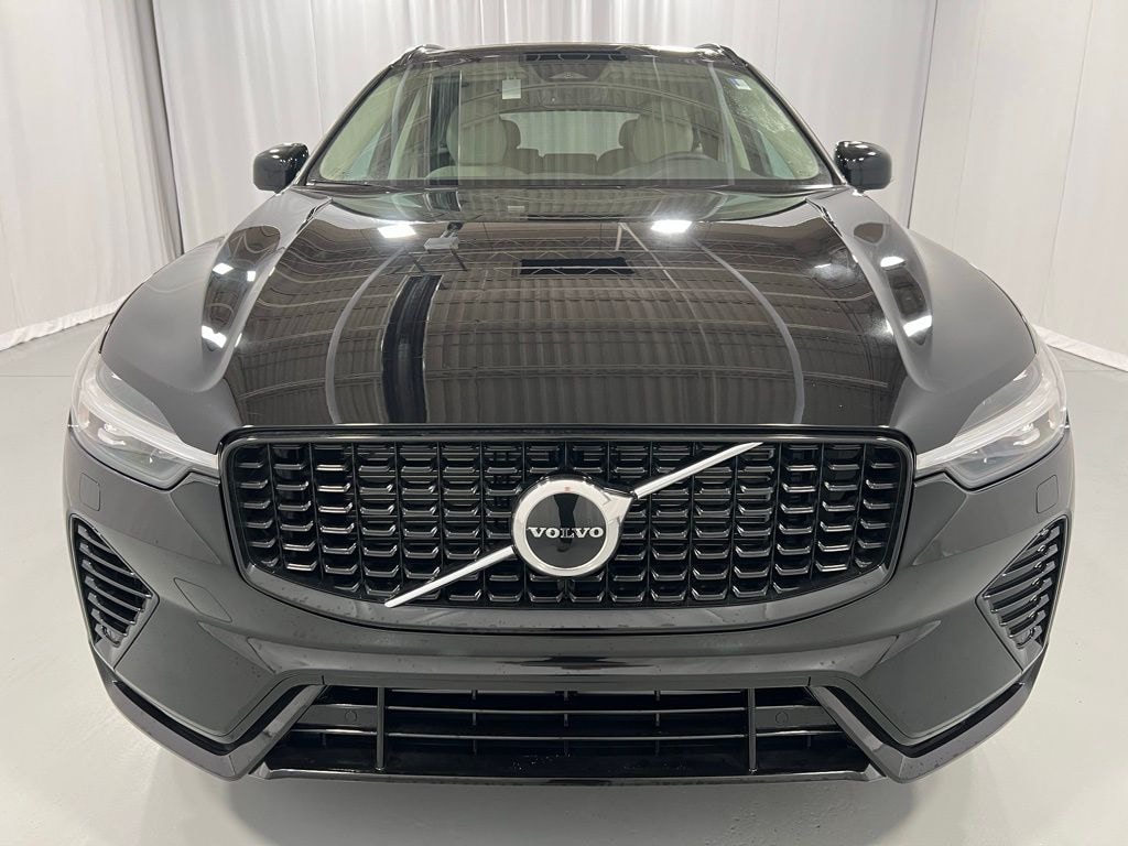 New 2025 Volvo XC60 plug-in hybrid T8 Core SUV