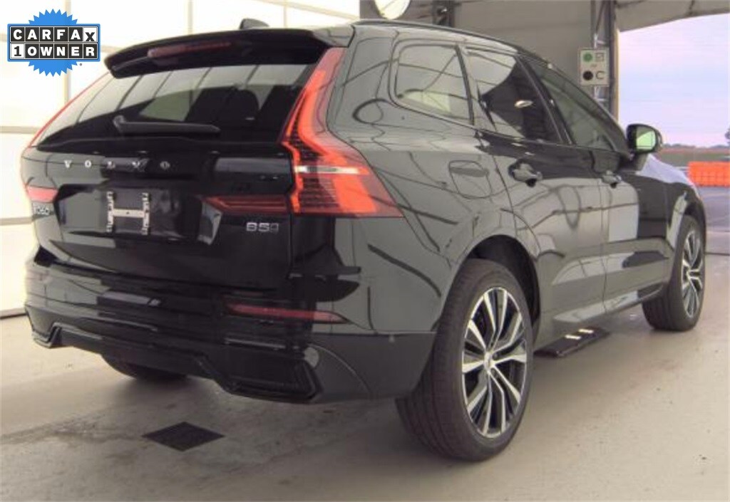 2025 Volvo XC60 B5 Plus photo 3