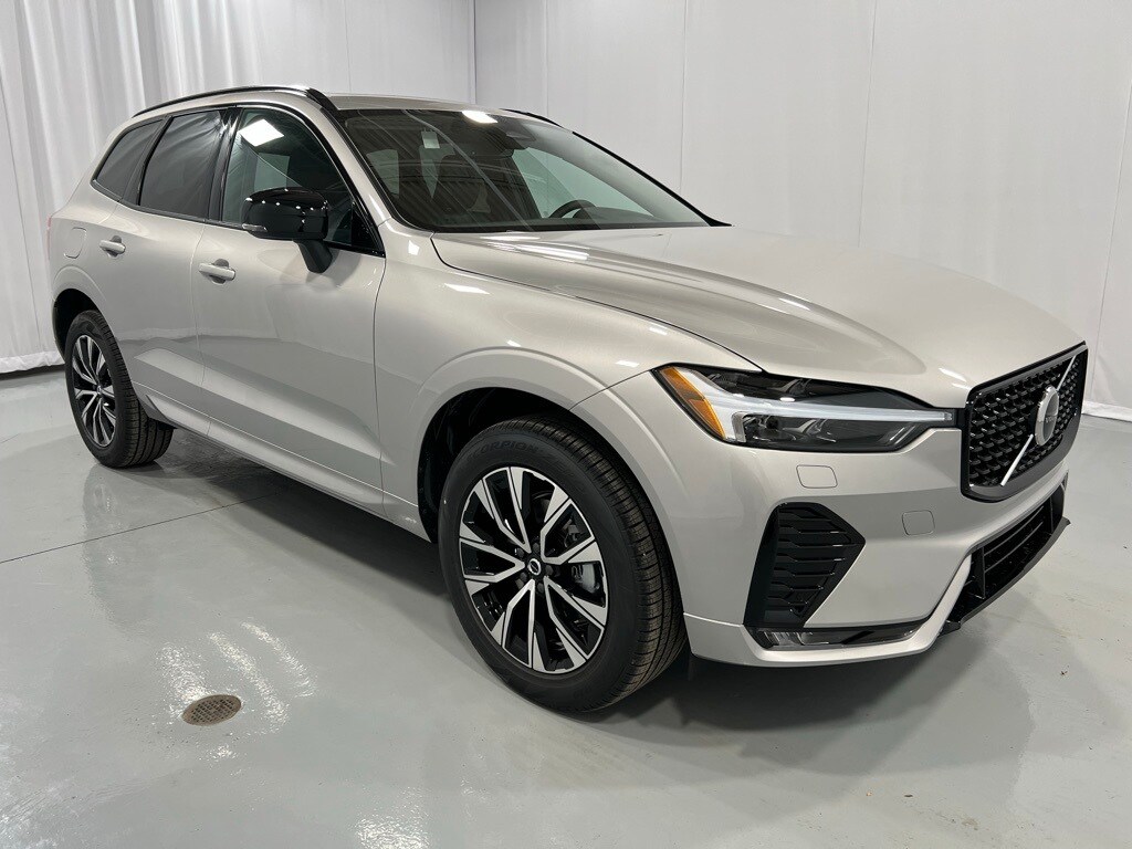 2025 Volvo XC60 B5 Core photo 4