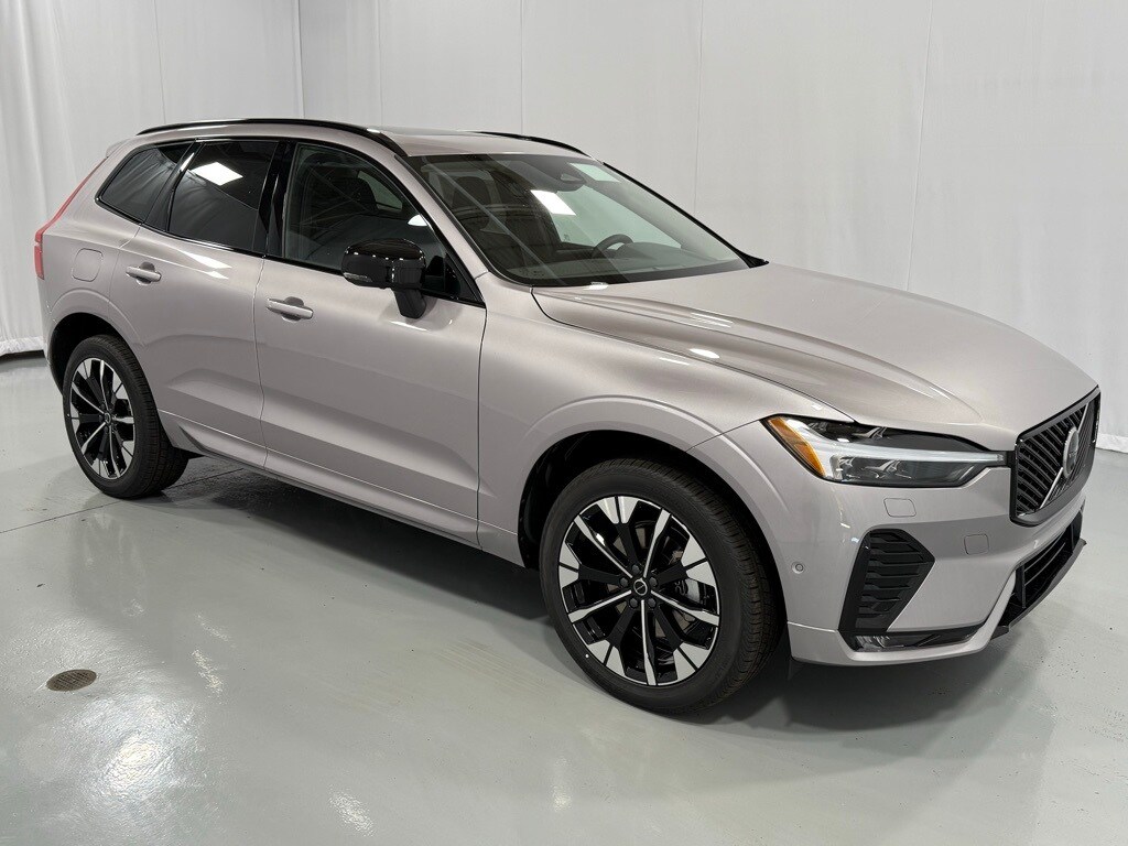 2026 Volvo XC60 B5 Plus photo 4