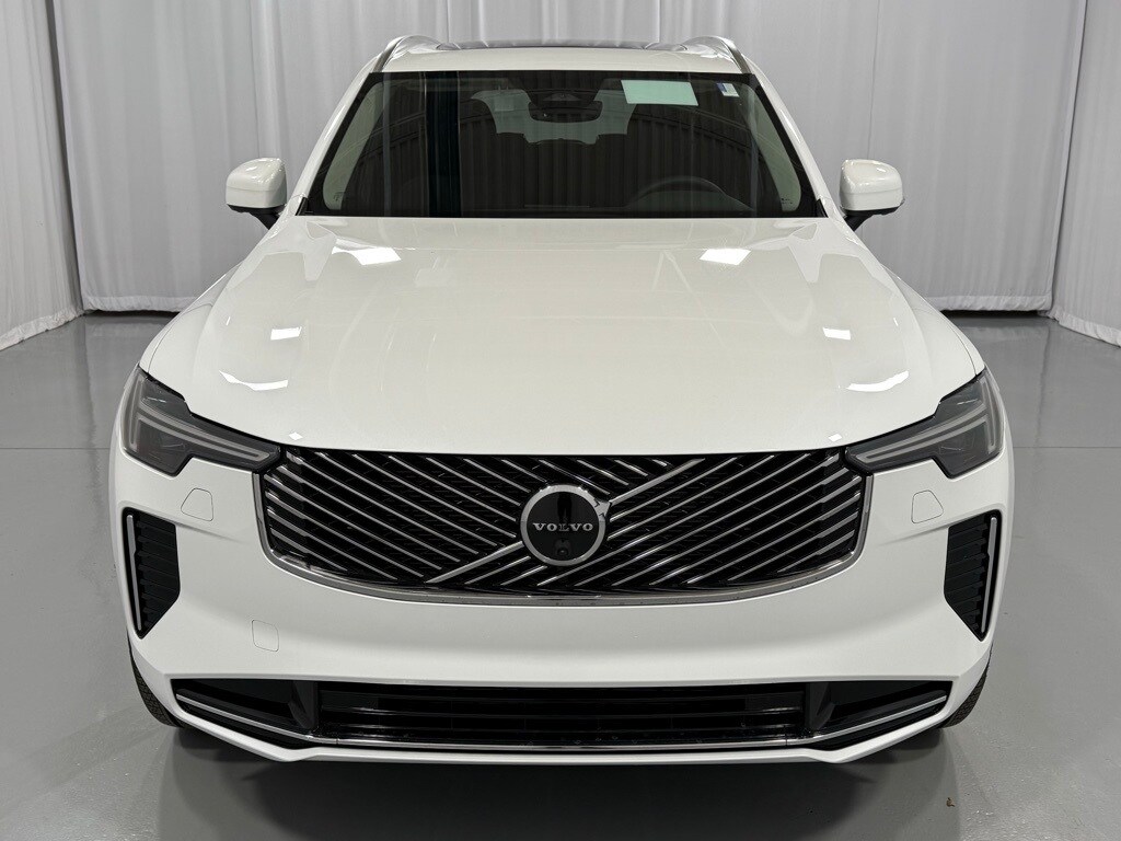 2025 Volvo XC90 Plus photo 3