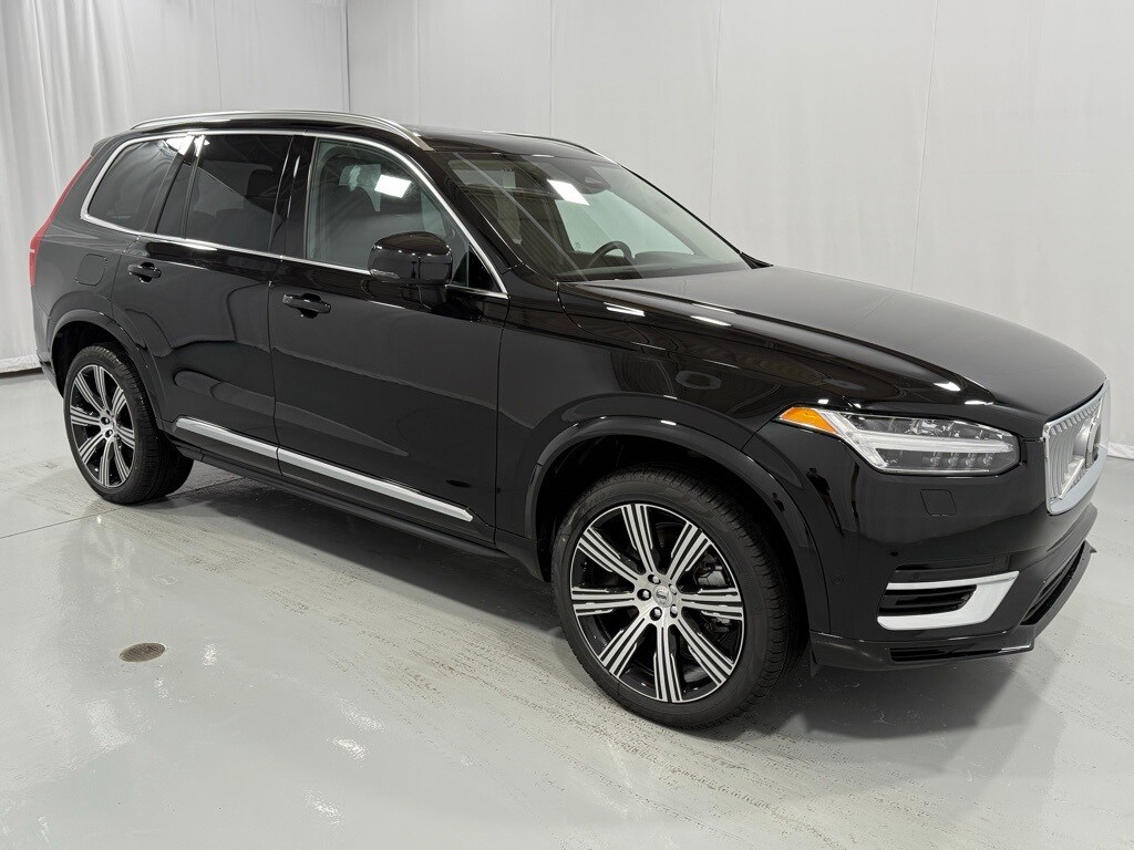 2025 Volvo XC90 T8 Plus photo 4