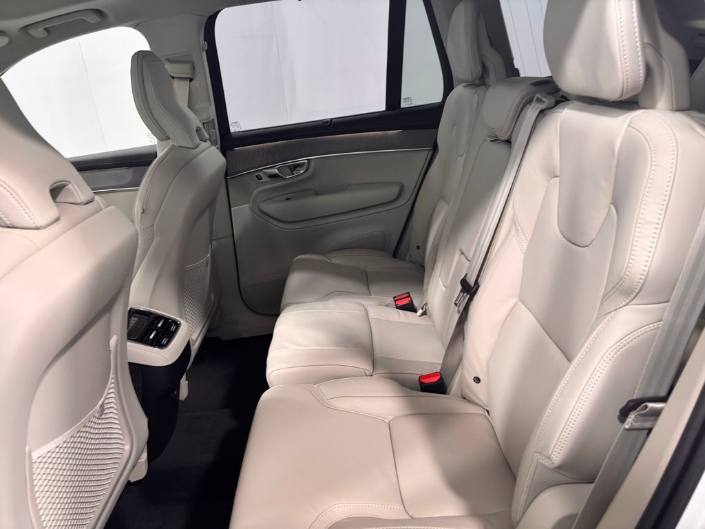 2026 Volvo XC90 Ultra - Photo 18