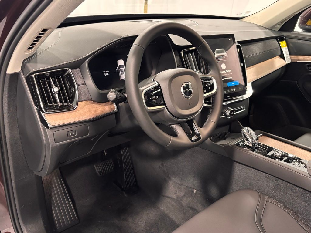 2026 Volvo XC90 Plus - Photo 10