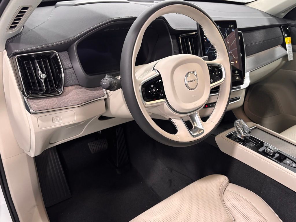 2026 Volvo XC90 Ultra - Photo 10