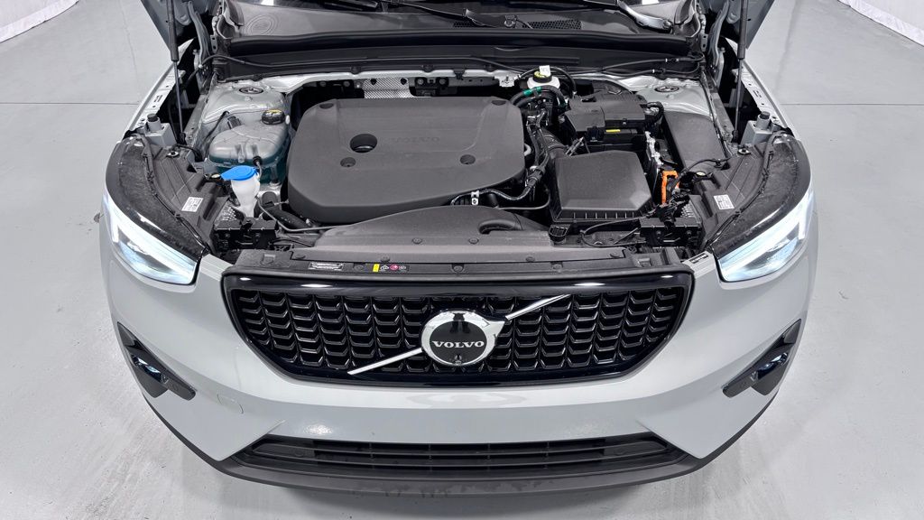 2026 Volvo XC40 Plus - Photo 24