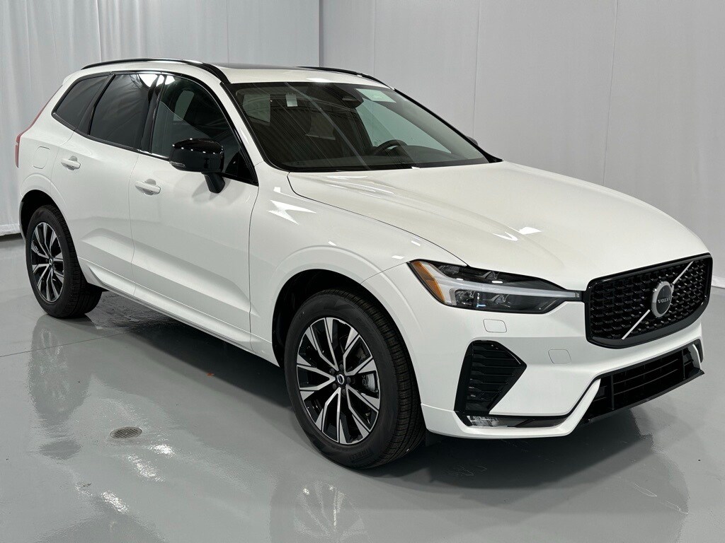 2025 Volvo XC60 B5 Core photo 4