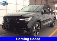 Used 2025 Volvo XC40 B5 Plus Dark Theme SUV YV4L12UC9S2502472 near Cleveland