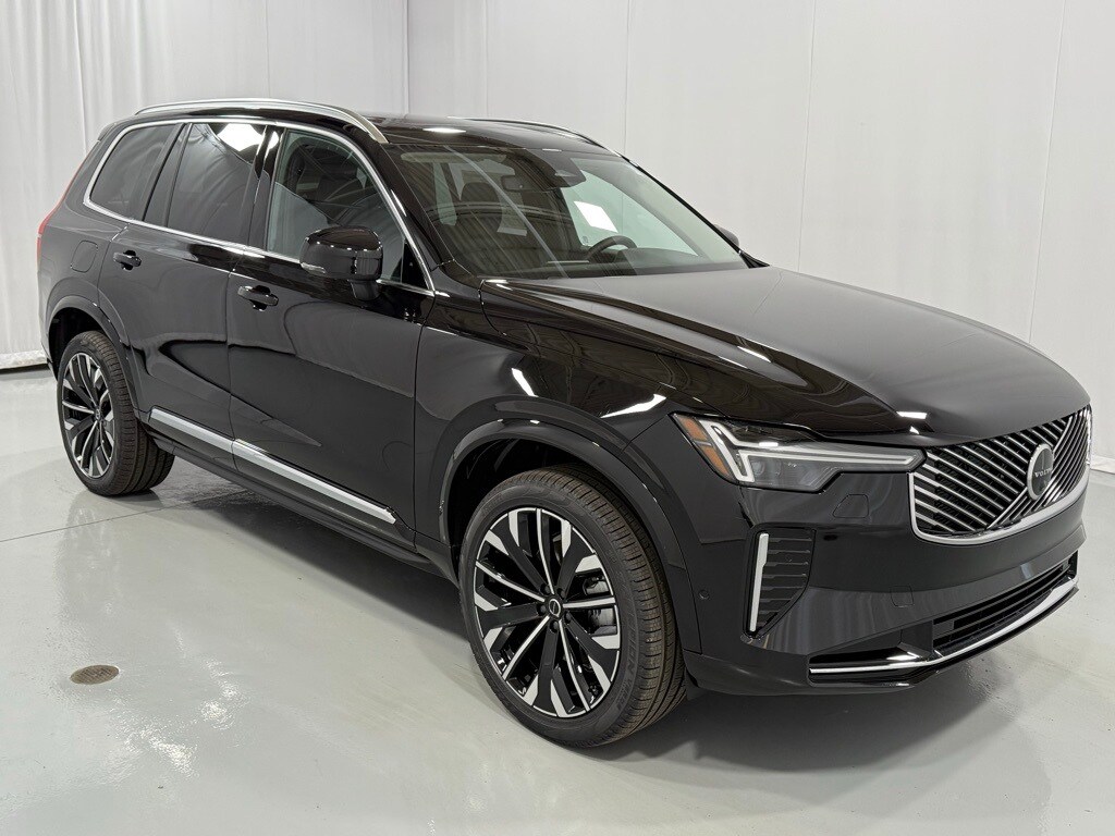 2026 Volvo XC90 Plus photo 3