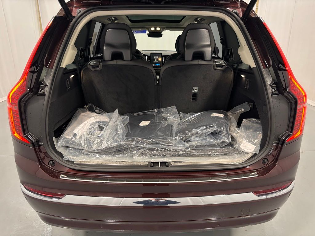 2026 Volvo XC90 Plus - Photo 22