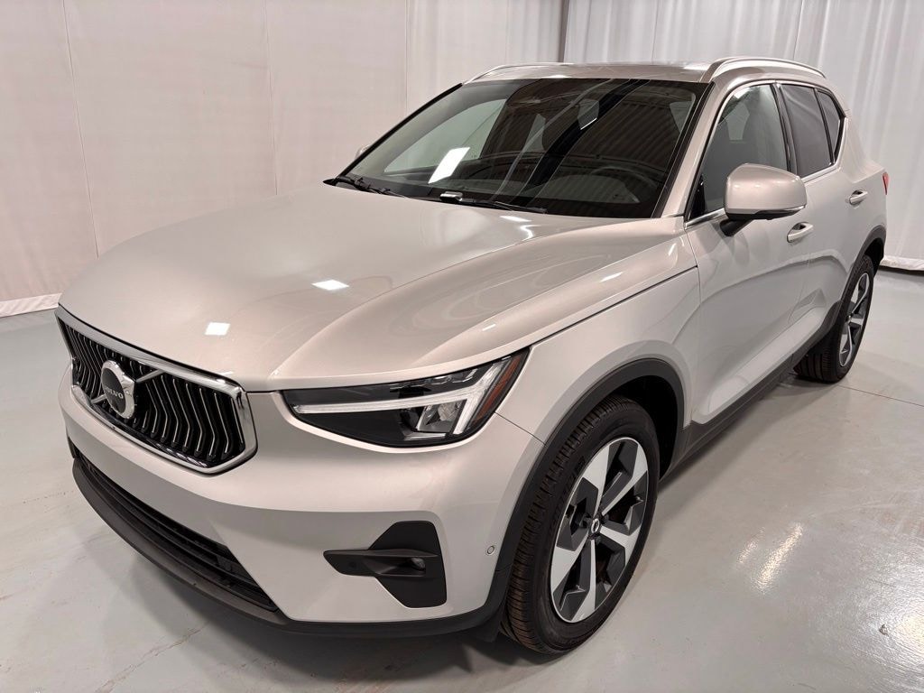 Certified 2025 Volvo XC40 B5 Plus Bright Theme SUV