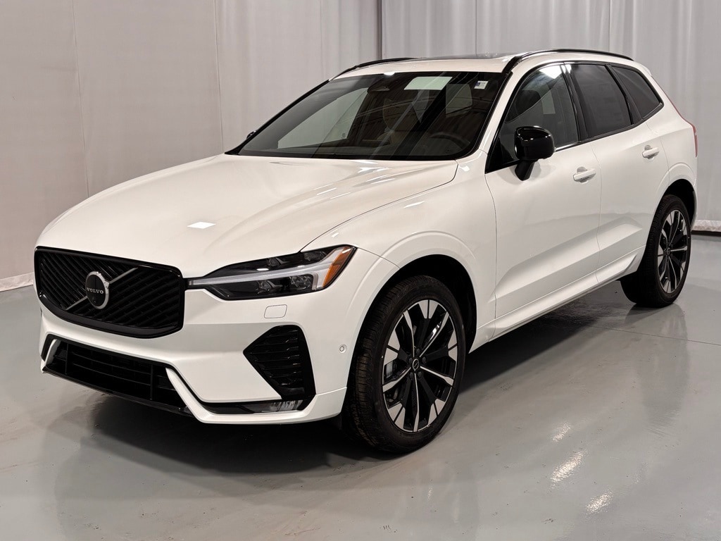 2026 Volvo XC60 Plus's photo