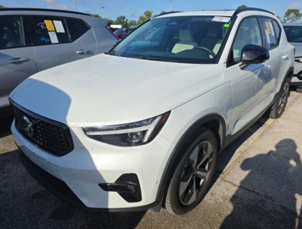 Used 2026 Volvo XC40 B5 Plus SUV