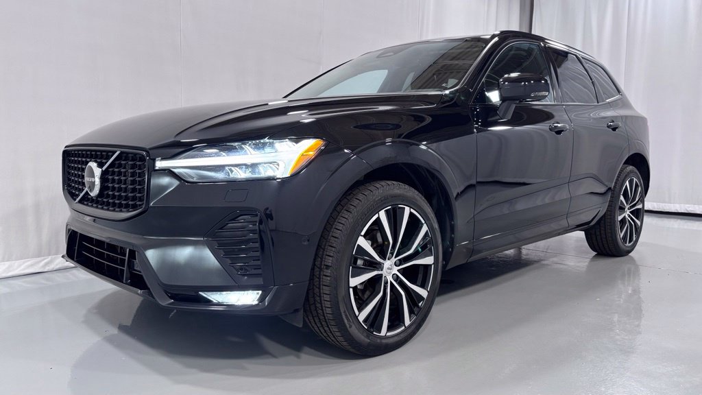Used 2024 Volvo XC60 B5 Plus Dark Theme SUV YV4L12RL2R1777612 near Cleveland