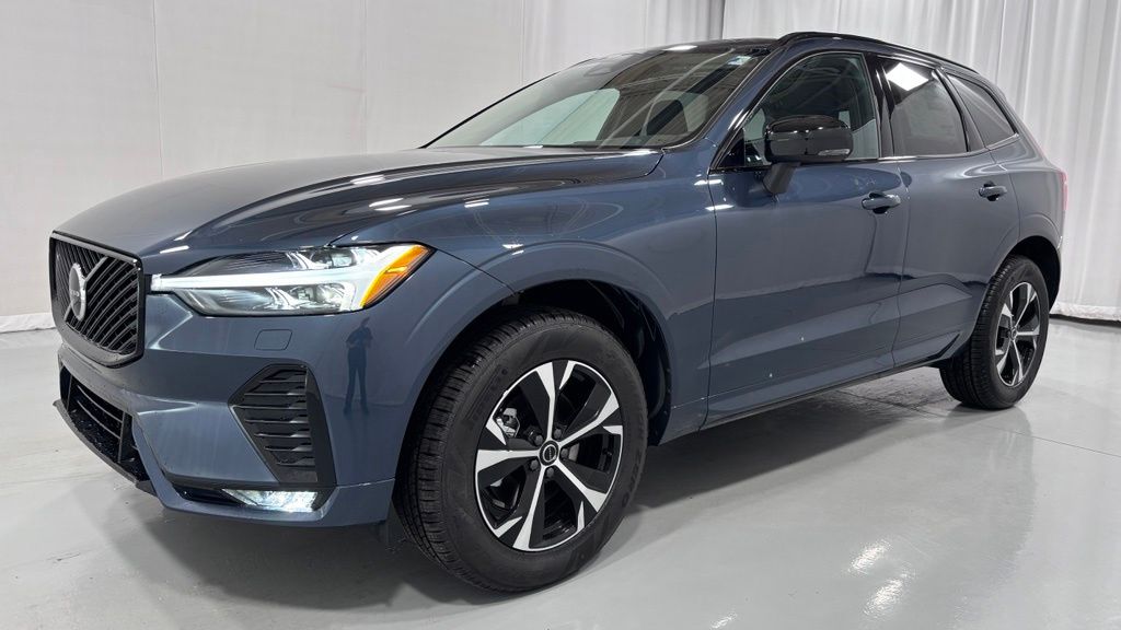 2026 Volvo XC60 B5 Core Dark AWD's photo