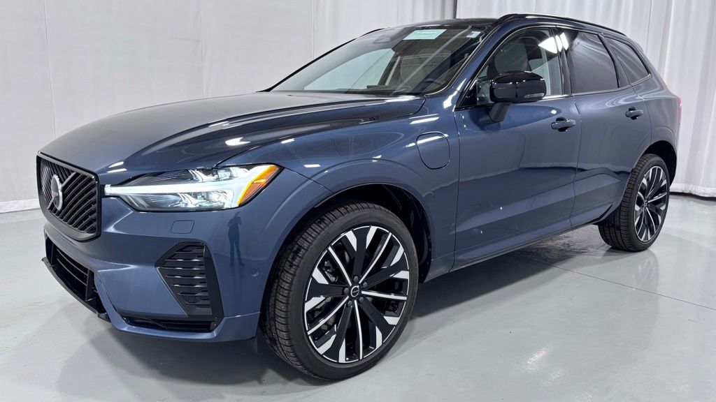 2026 Volvo XC60 T8 Ultra Dark AWD's photo