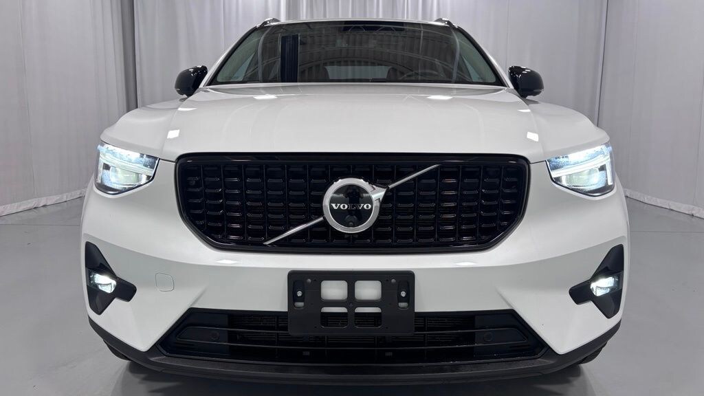 Used 2026 Volvo XC40 B5 Plus SUV