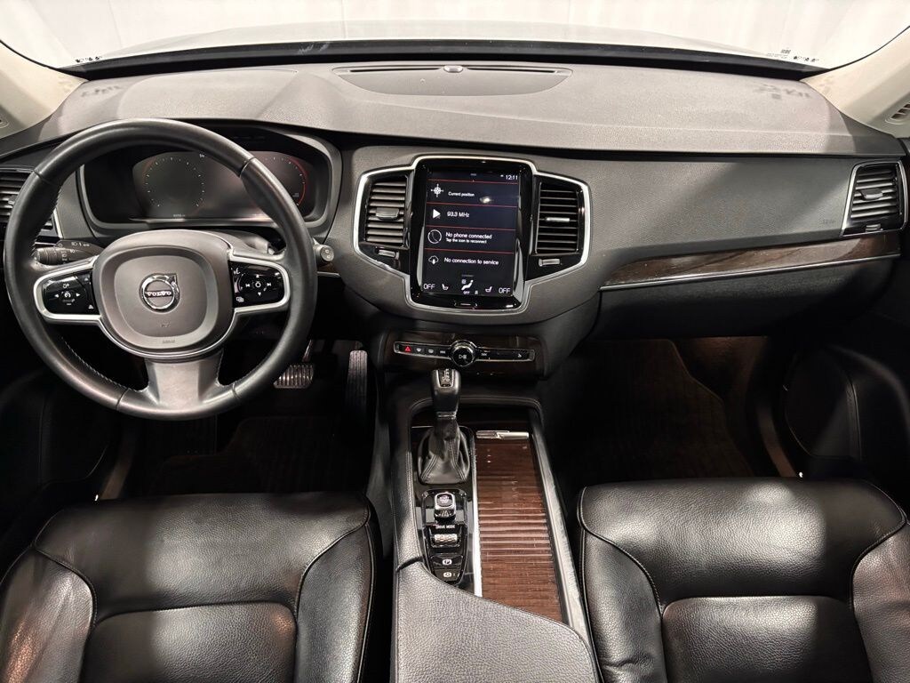 Used 2018 Volvo XC90 T6 Momentum SUV