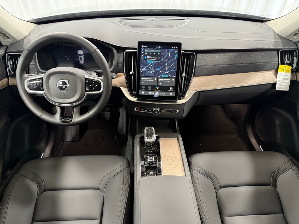 2026 Volvo XC90 Plus photo 2